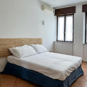 2-bedroom-apt-near-the-metro.italymilanhotels.net/