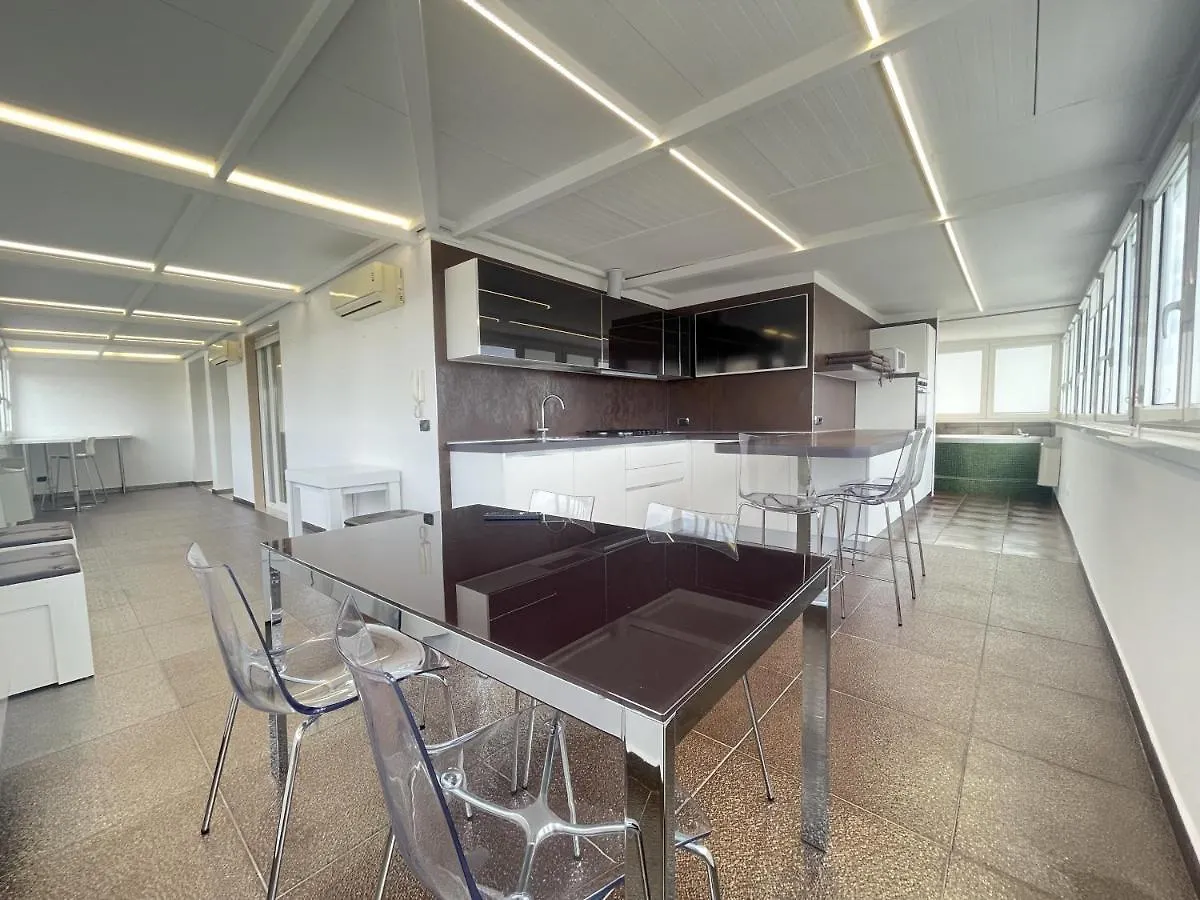 Cconforthotels Appartamento Skyline Μπάρι 0*,